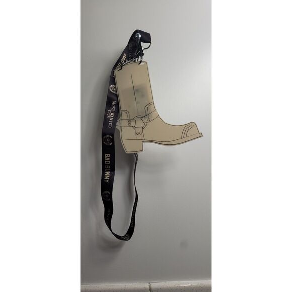 Bad Bunny Most Wanted Tour 2024 LED Cowboy Boot Necklace - Picture 1 of 3